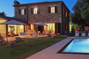 Außenpool (je nach Saison geöffnet), Infinity-Pool