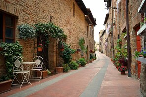 Outdoor dining - Villa Paradiso 16 (Casole d'Elsa)