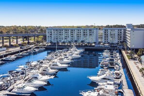Marina - 6th floor condo with pool, hot tub, central AC & W/D - marina view (North Myrtle Beach)