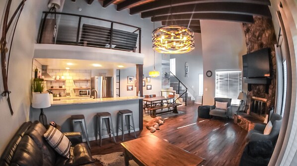 Télévision, cheminée