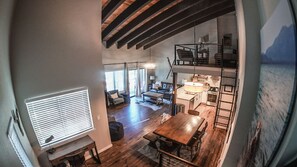 Interior - Stay Golden - Lake Tahoe (Stateline)