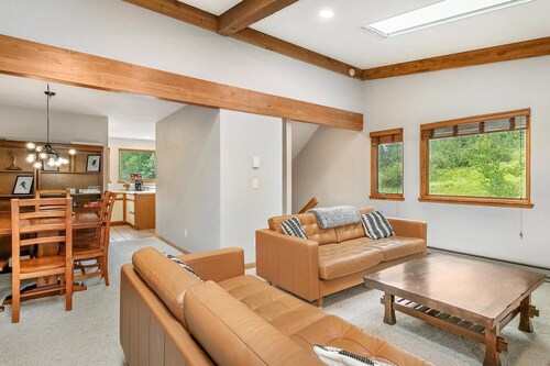 Serene West Vail Home | Surrounded by Nature | Family Friendly | Steps to Bus