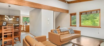 Serene West Vail Home | Surrounded by Nature | Family Friendly | Steps to Bus