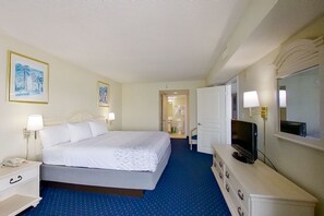 2 bedrooms, iron/ironing board, internet, bed sheets