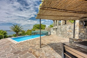 Seasonal outdoor pool, a heated pool - Pool Studio Debeli Rtic 2 (Ankaran)