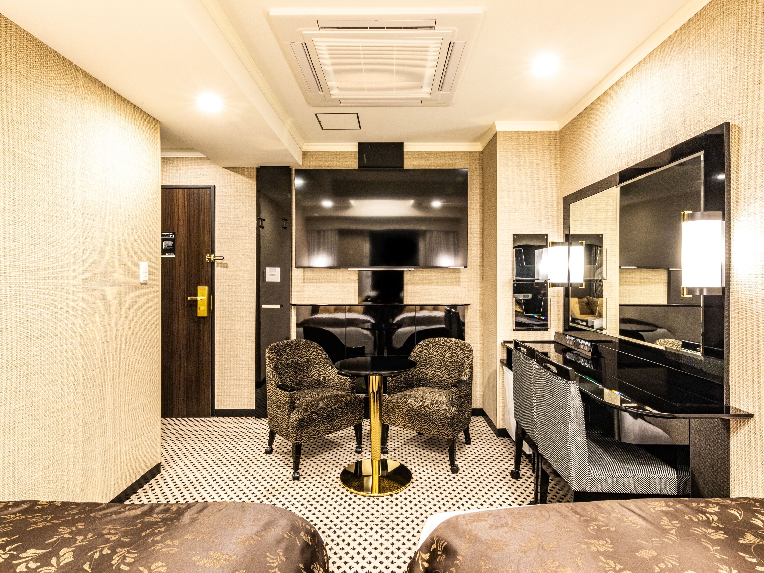 deluxe twin room, non smoking (west wing, no public bath) | 1 bedroom, down duvets, blackout curtains, free wifi