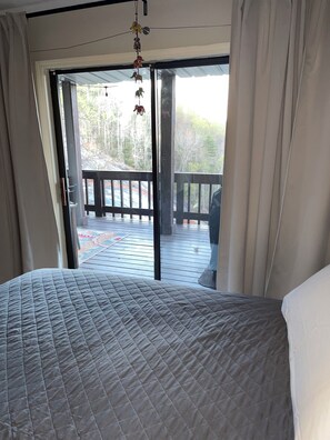 Room - Wow! Condo Directly Overlooking Toxaway Falls!!  (Lake Toxaway)