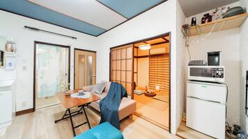 suzuki1 | Living area | Flat-screen TV