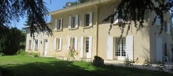 Aux portes de St Emilion  Le  REFUGE DU PEINTRE est une maison de Charme