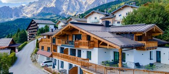 Luxury group accommodation close to the ski bus