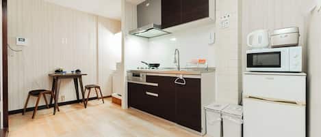 suzuki7 | Living area | Flat-screen TV