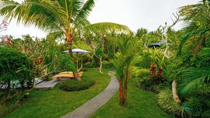 屋外プール、サンラウンジャー