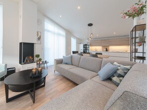 TV - Beautiful apartment in villa for 4 guests with WIFI, TV and terrace (Wemeldinge)