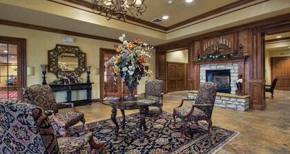 Branson Condo at Pointe Royale with Indoor Pool and Hot Tub walking distance to