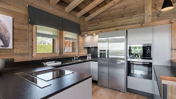 Refrigerador, horno, lavavajillas, cafetera/tetera