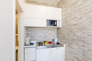 Studio (Comfort Studio Apartment) | Private kitchen