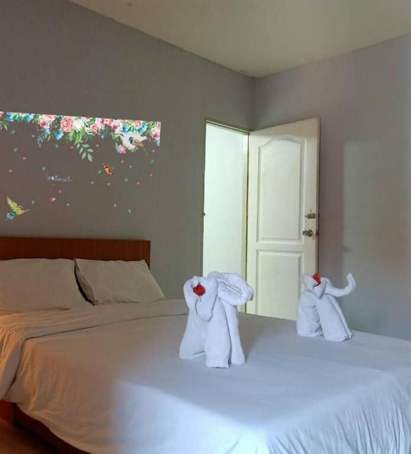 Hypo-allergenic bedding, desk, blackout curtains, free WiFi - Ruamsab Apartment 1 (Bangkok)