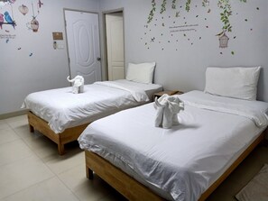 Hypo-allergenic bedding, desk, blackout drapes, free WiFi - Ruamsab Apartment 1 (Bangkok)