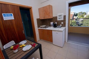 Full-sized fridge, oven, stovetop, coffee/tea maker - John Apartments First Floor (Corfu)
