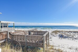Beach - Spacious Coastal Home w/ Close Beach Access & Private Pool in Destin! 🌊🌴☀ (Destin)