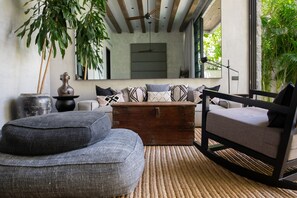 أغطية فراش متميزة وألحفة محشوة بالريش وأسرّة بطبقة علوية مريحة