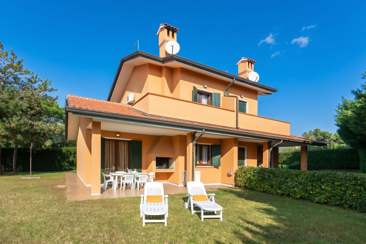Family House, Multiple Bedrooms, 2 Bathrooms, Sea Facing (Albarella V3 2) | Terrace/patio