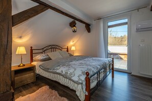 2 bedrooms, bed sheets