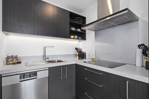 Fridge, microwave, dishwasher, coffee/tea maker