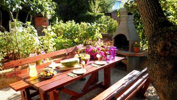 Grill-/Picknickplatz