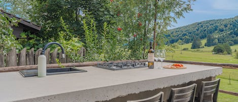 Chalet Familial, plusieurs chambres, cÎté montagne (Family Friendly Kraƥevec Lodge) | Terrasse/Patio