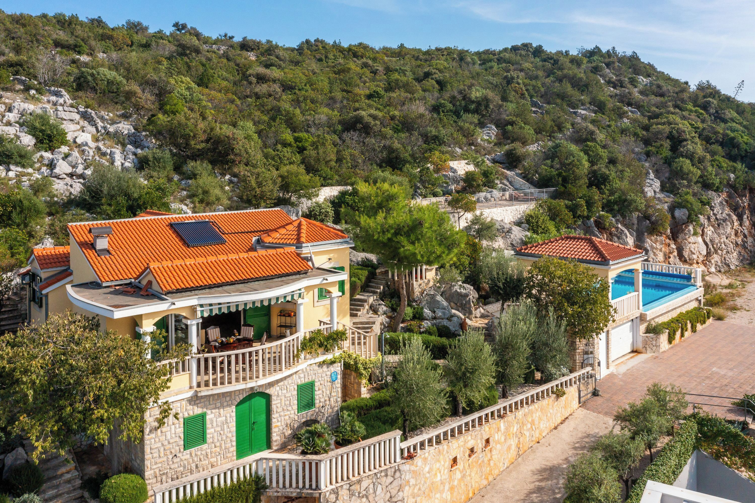 Familienvilla, 3 Schlafzimmer, 2 Bäder, Meerseite (Breathtaking Panorama Villa Vese) | Außenbereich