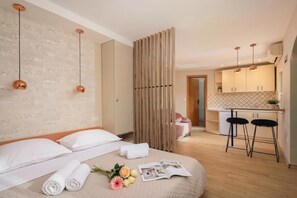 Family Villa, Multiple Bedrooms, 2 Bathrooms, Sea Facing (Breathtaking Panorama Villa Vese) | 3 bedrooms, iron/ironing board, free WiFi, bed sheets - Breathtaking Panorama Villa Vese (Marina)