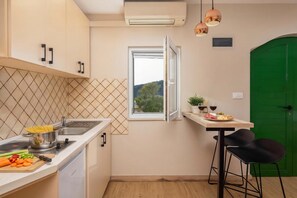Family Villa, Multiple Bedrooms, 2 Bathrooms, Sea Facing (Breathtaking Panorama Villa Vese) | Private kitchen