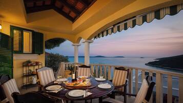 Family Villa, 3 Bedrooms, 2 Bathrooms, Sea Facing (Breathtaking Panorama Villa Vese) | Outdoor dining