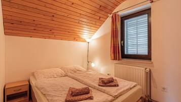 Familiehus - flere soveværelser (House Fortin With Sauna Near Bloke) | 3 soveværelser, sengetøj