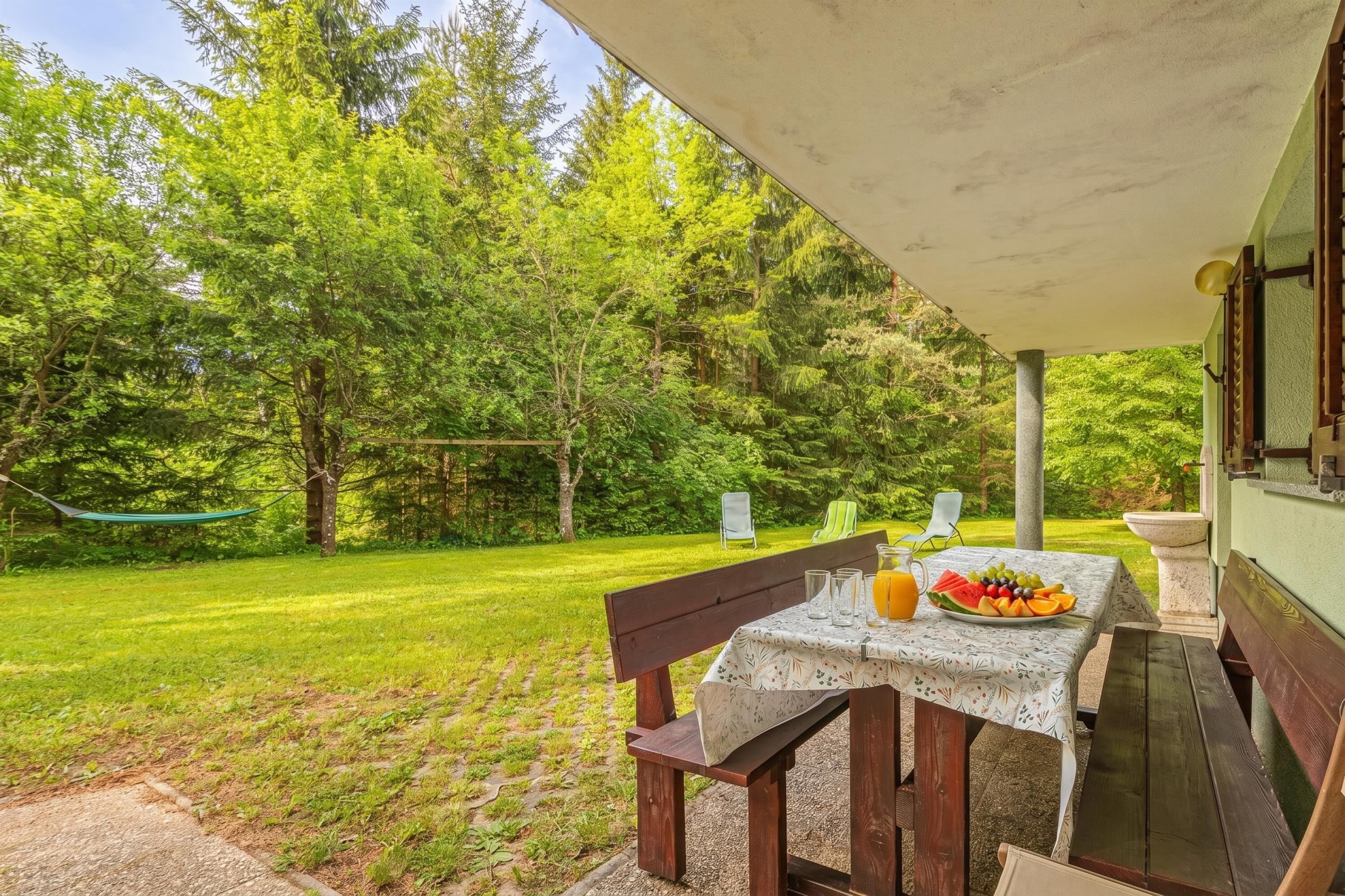 Family House, Multiple Bedrooms (House Fortin With Sauna Near Bloke) | Outdoor dining