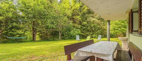 Family House, Multiple Bedrooms (House Fortin With Sauna Near Bloke) | Outdoor dining