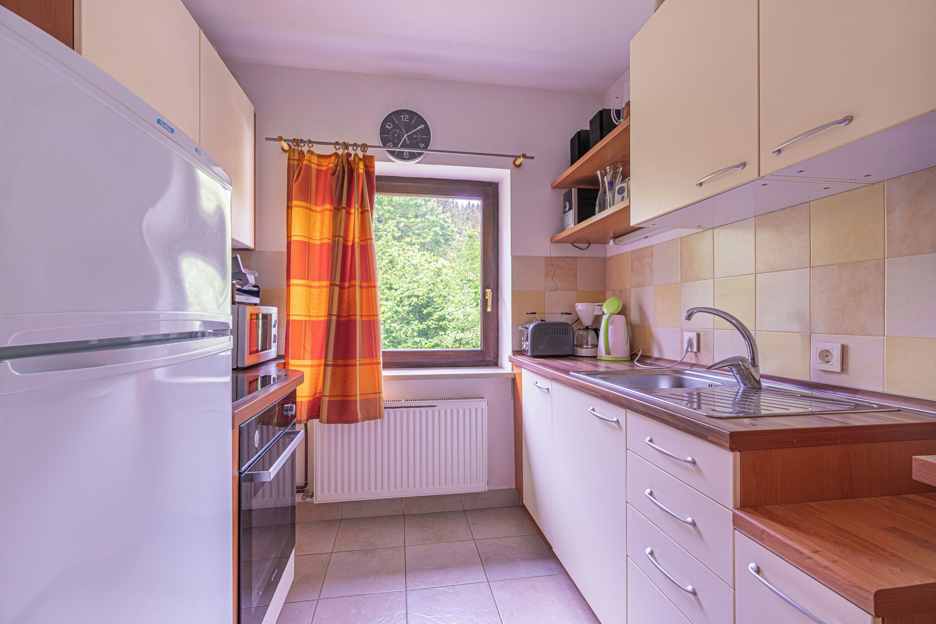 Family House, Multiple Bedrooms (House Fortin With Sauna Near Bloke) | Private kitchen | Fridge, microwave, oven, stovetop
