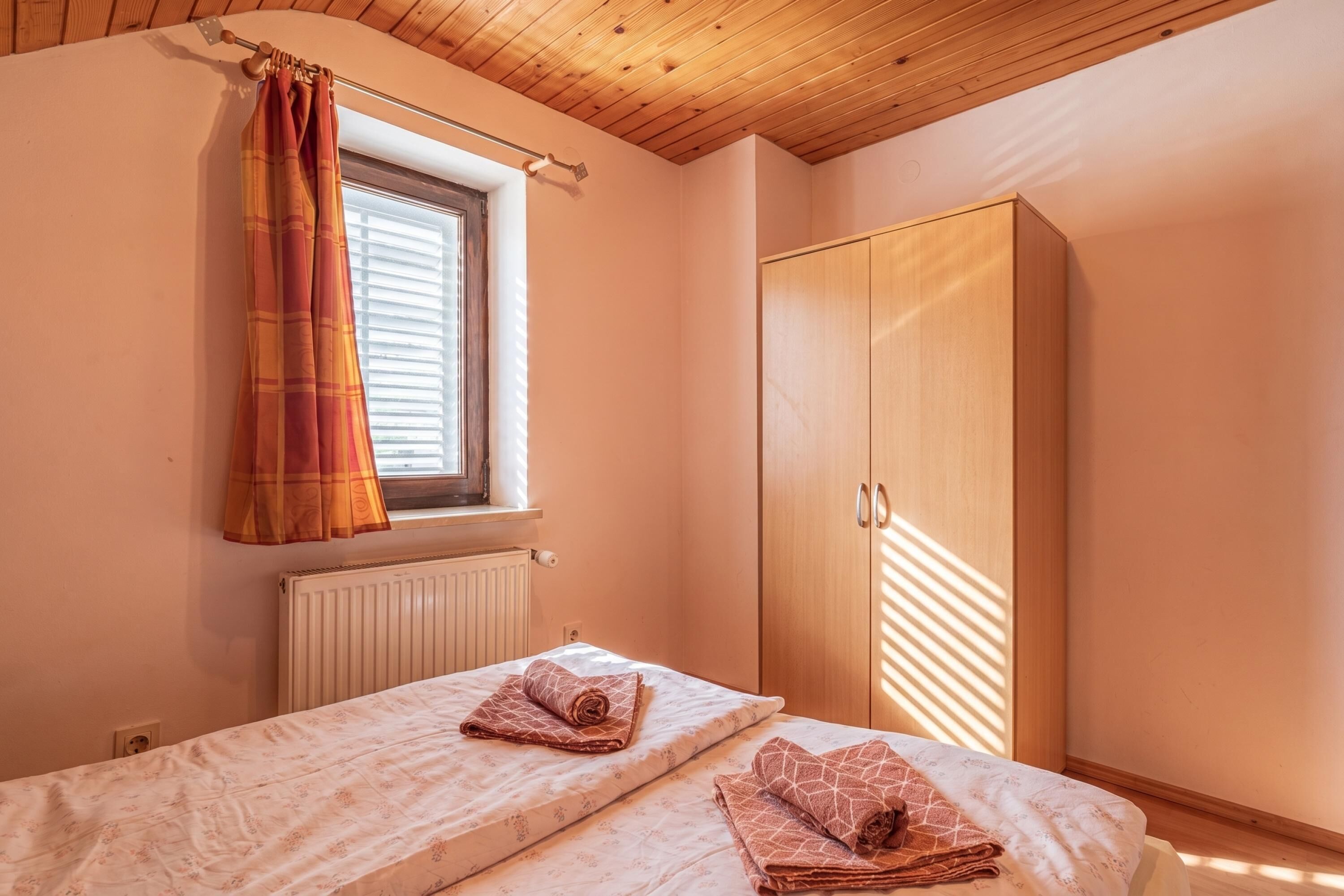 Familiehus - flere soveværelser (House Fortin With Sauna Near Bloke) | 3 soveværelser, sengetøj