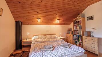 Family House, 3 Bedrooms (House Fortin With Sauna Near Bloke) | 3 bedrooms, bed sheets