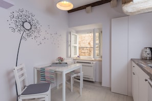 Studio (Studio Apartment) | Restauration dans la chambre