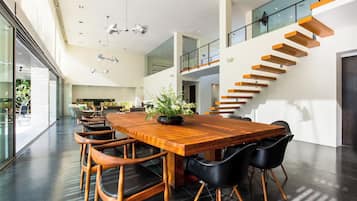 Luxury Villa | Dining room