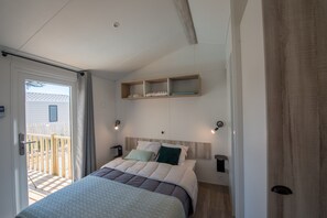 Casa rodante Premium, 2 habitaciones | Wifi gratis 