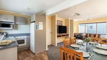 Economy Apartment | Living area | Smart TV