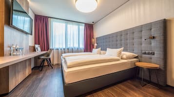 1 bedroom, hypo-allergenic bedding, in-room safe, desk