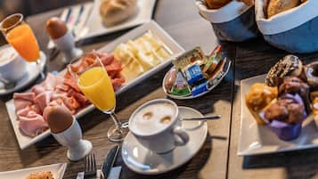 Daily buffet breakfast (EUR 19 per person)