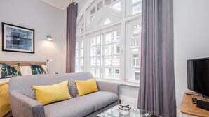 Classic-Studio | Wohnzimmer | Flachbildfernseher