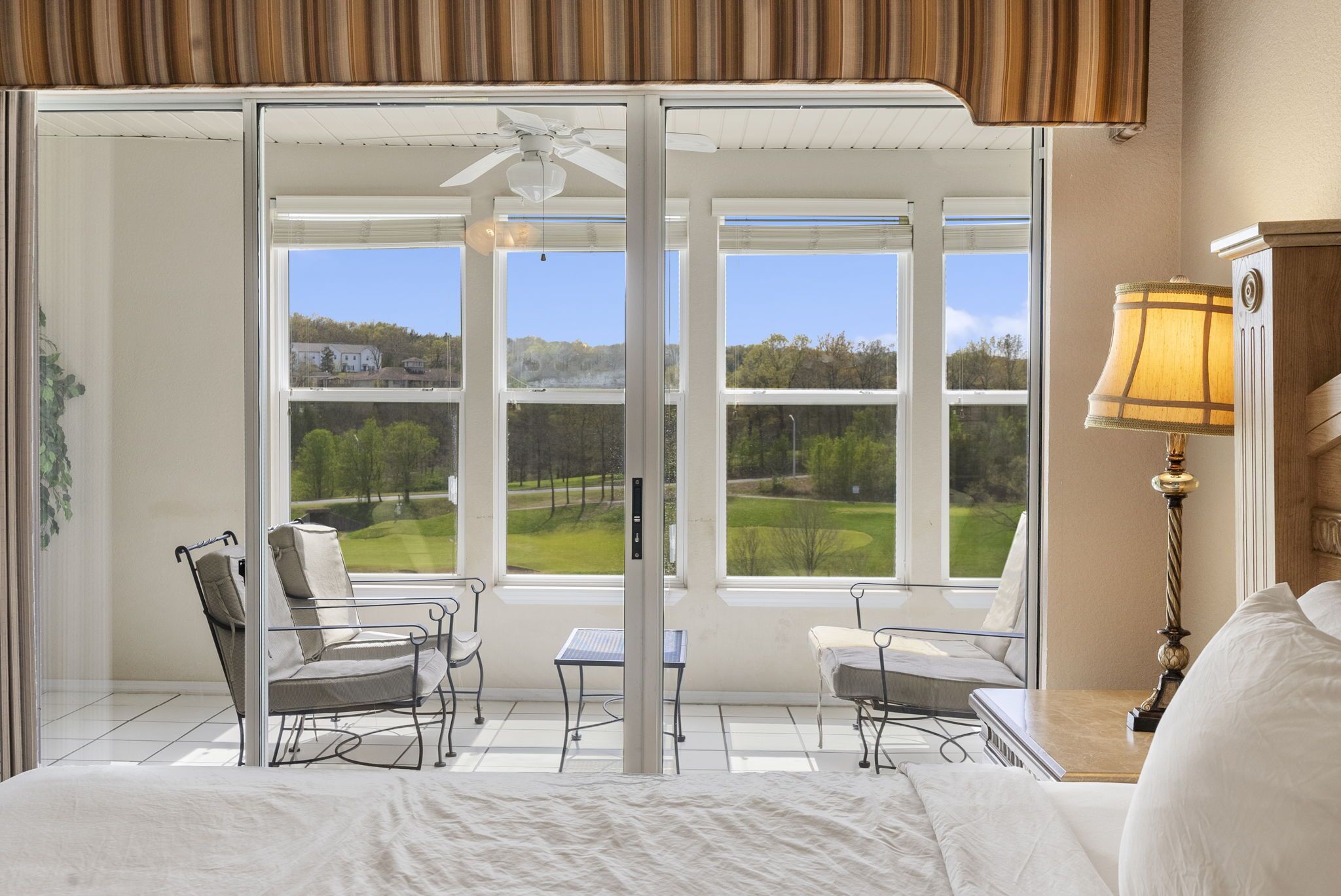 2 makuuhuonetta, silitysrauta/-lauta, ilmainen Wi-Fi, vuodevaatteet