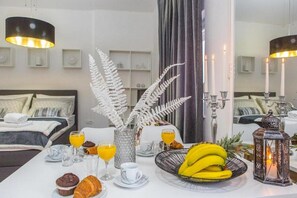 6 chambres, Wi-Fi, draps fournis