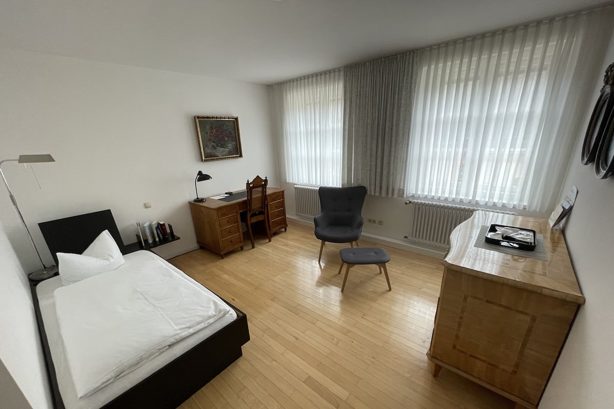Standard Single Room, 1 Twin Bed, Non Smoking | Hypo-allergenic bedding available, desk, laptop workspace, WiFi (free)